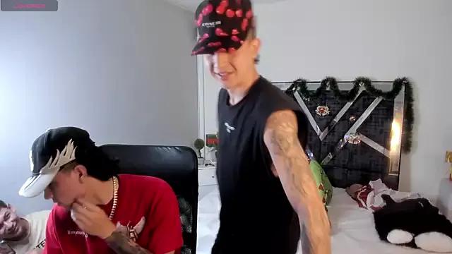 Handsomeboyss19 from StripChat is Freechat