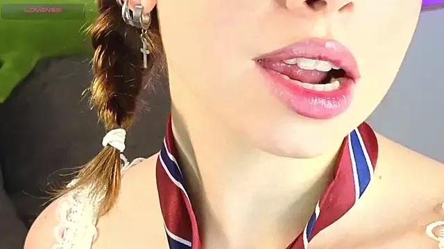Hanny_babyy from StripChat is Freechat