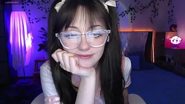 Hanny_Miles from StripChat is Freechat