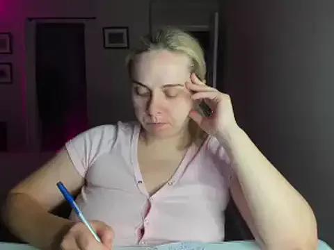 HappyIva from StripChat is Freechat