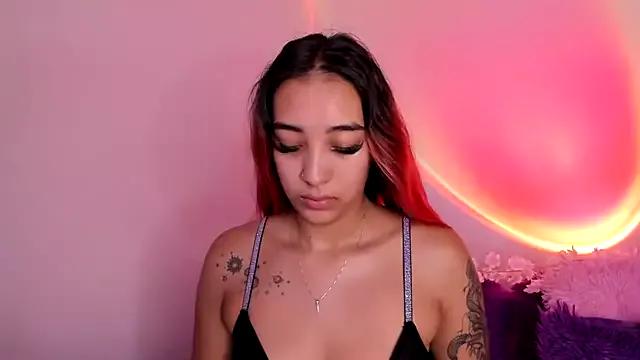 HeidyRousse from StripChat is Freechat