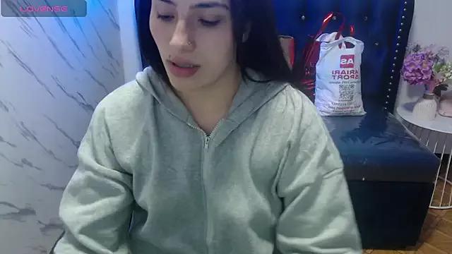 Helaluxe_v from StripChat is Freechat