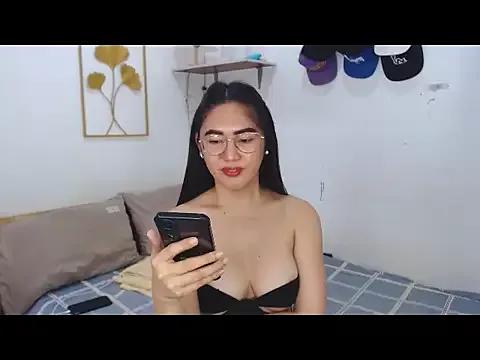 HermoSa_Christine from StripChat is Freechat