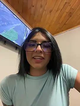 Hilary_pinkk from StripChat is Freechat