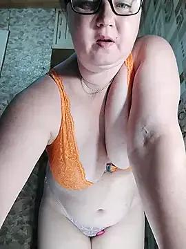 Photos of Holly-69 from StripChat is Freechat