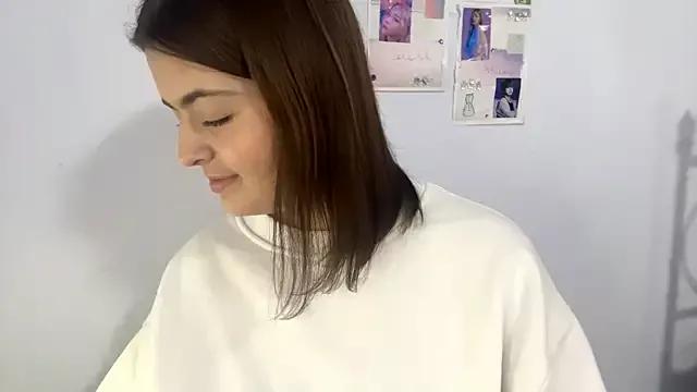 HoneyMist from StripChat is Freechat