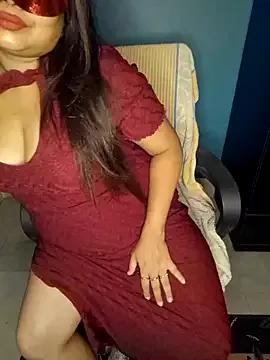 Horny_cougar from StripChat is Freechat