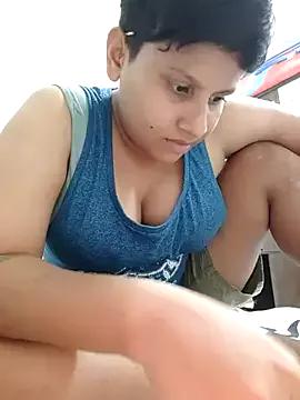 Hornybaby13 from StripChat is Freechat