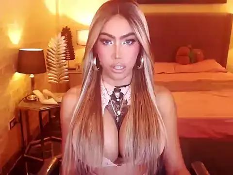 HorseCockSavvanaTS from StripChat is Freechat