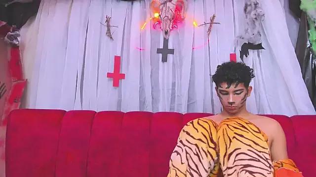 huntboyss from StripChat is Freechat