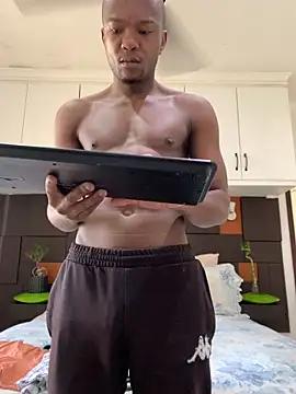 iCrushYenu from StripChat is Freechat