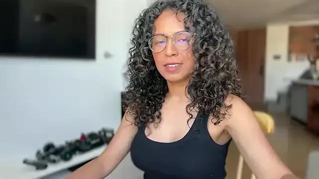 illaroom from StripChat is Freechat