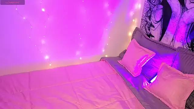 iridesa- from StripChat is Freechat