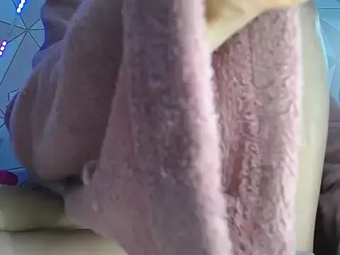 Photos of Irresistible24 from StripChat is Freechat