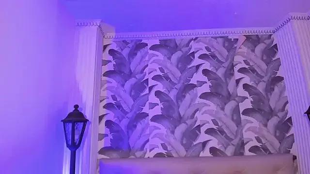 Isa_Lyon from StripChat is Freechat