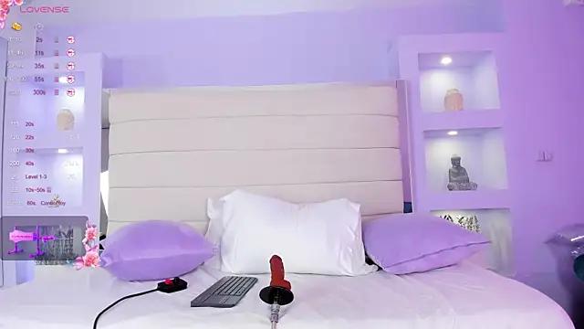 Isabella_Daniell from StripChat is Freechat