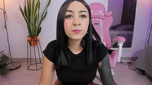 JadeMorwen from StripChat is Freechat