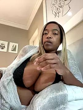 JamaicanAmazonQueen from StripChat is Freechat