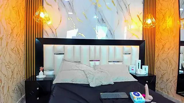 JanneCooper from StripChat is Freechat