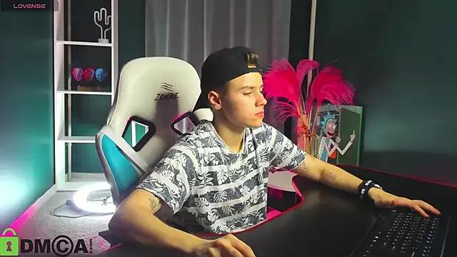 Jean_Wilsons from StripChat is Freechat