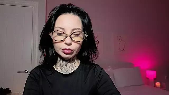 jeans-and-peach from StripChat is Freechat