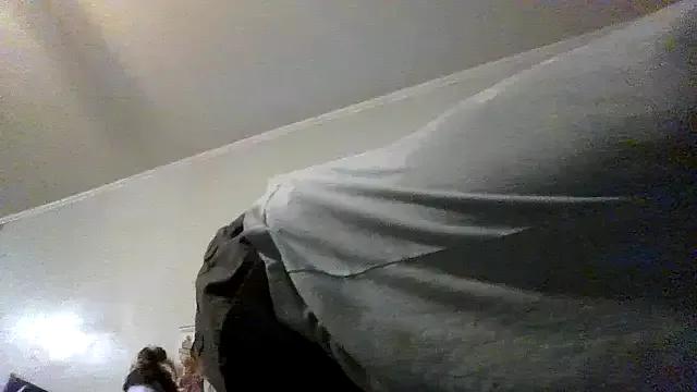 jizzyunit from StripChat is Freechat