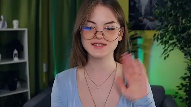 JoanFares from StripChat is Freechat
