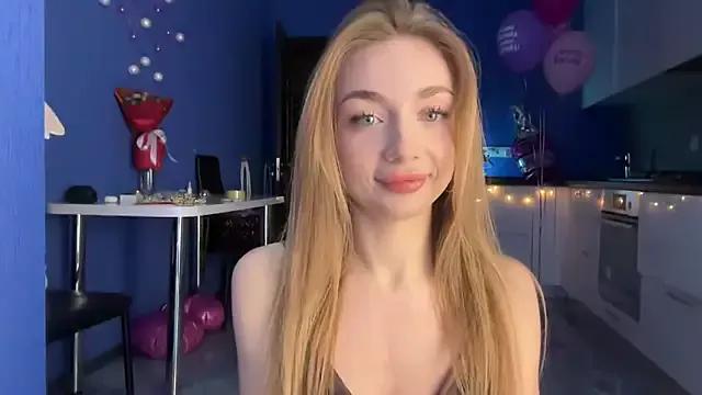 Jolienne from StripChat is Freechat