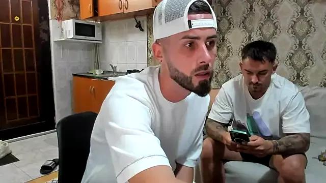 Jonmusclemaster from StripChat is Freechat