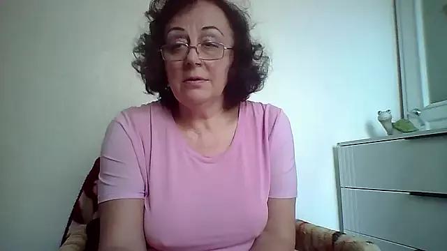 Julia5439 from StripChat is Freechat