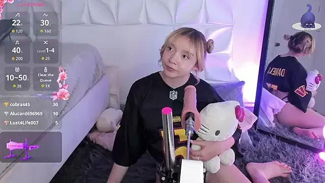 Teen sex cams free adult cams: check-out the satisfaction of conversing and c2c with our stunning models, who will teach you all about seduction and dreams with their smoking hot shapes.