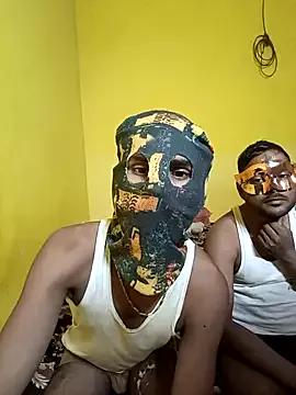 Karisma-sexy-couple from StripChat is Freechat