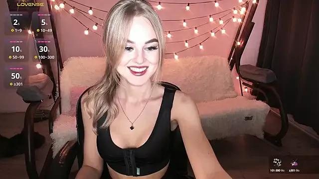 KarolinaHayes from StripChat is Freechat