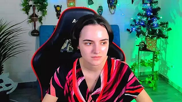 KateWillows from StripChat is Freechat