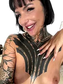 Photos of KathaleaNoir from StripChat is Freechat