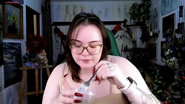 KatrinClark from StripChat is Freechat