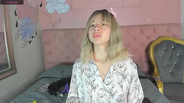 Katty_Katt_ from StripChat is Freechat