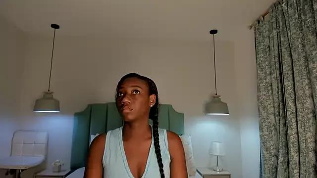 Khenta_Michells from StripChat is Freechat