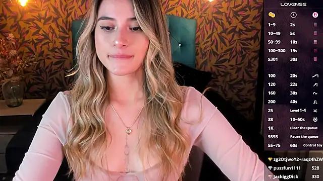 KiaraCarter from StripChat is Freechat