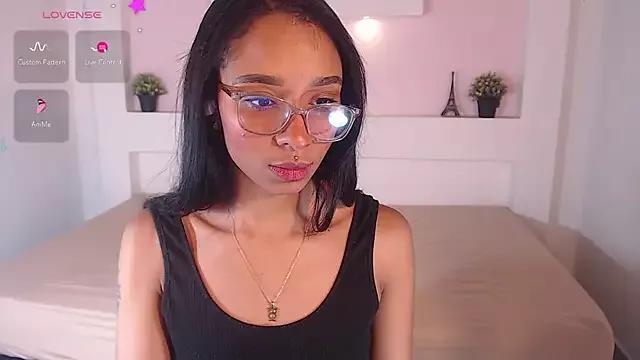 kimberlyBlaze from StripChat is Freechat