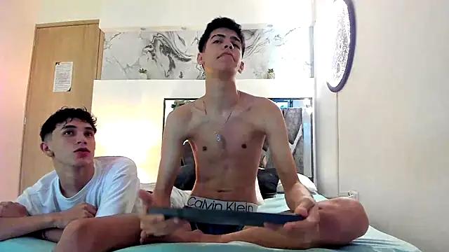 KING_OFF_BOYS from StripChat is Freechat