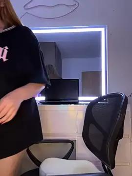 kira_velour from StripChat is Freechat