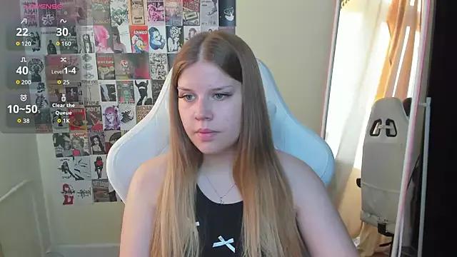 KiraKyler from StripChat is Freechat