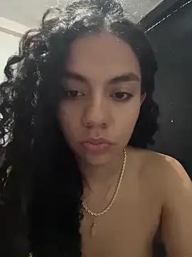 kiravicee from StripChat is Freechat