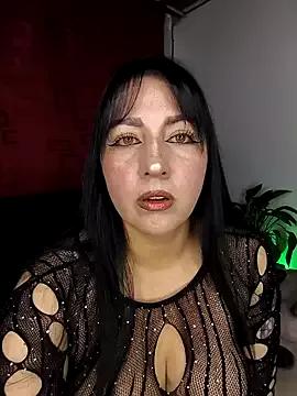 kitten25-hott from StripChat is Freechat