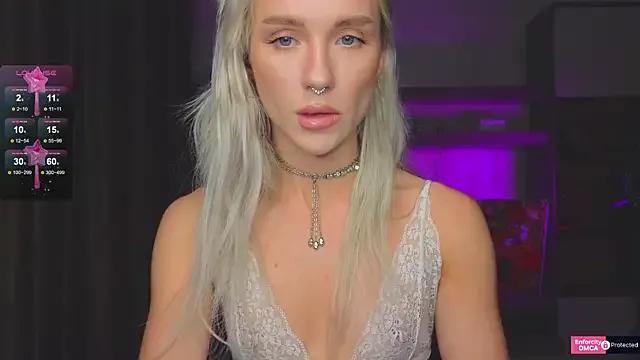 KittenFang from StripChat is Freechat