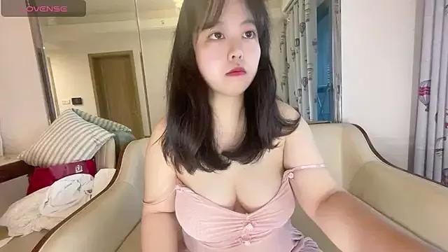 Kittenfishing from StripChat is Freechat
