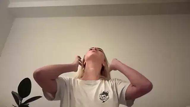 Kitty_Swetty from StripChat is Freechat