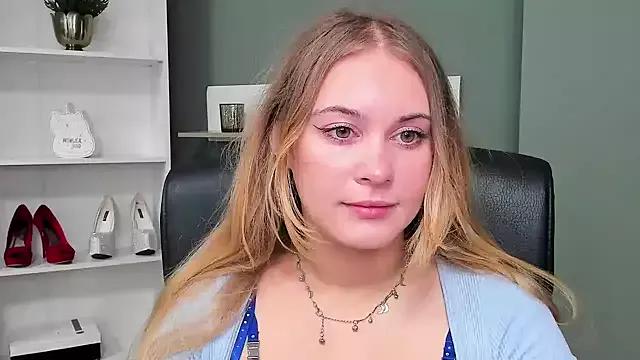 kitty_valeria from StripChat is Freechat