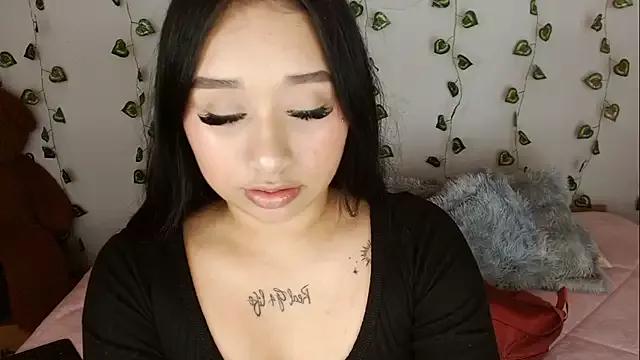 Kittyy_Lovee from StripChat is Freechat